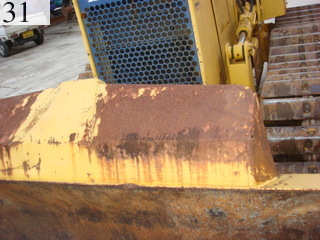 中古建設機械 中古 コマツ KOMATSU ブルドーザ  D31P-18