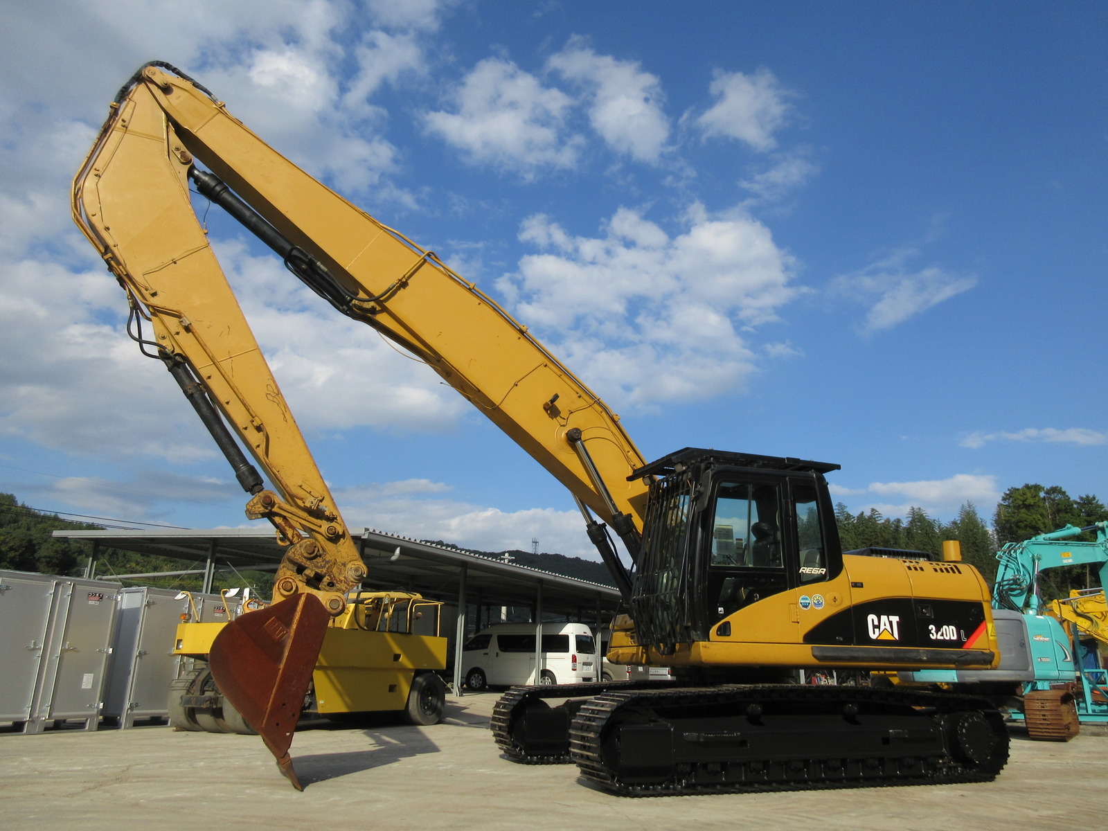 中古建設機械 中古 キャタピラー CAT 解体機 ロングフロント・ハイリフト 320DL