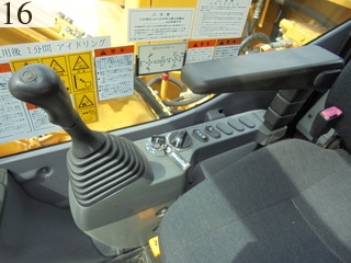 中古建設機械 中古 コマツ KOMATSU 油圧ショベル・バックホー ０．４－０．５立米 PC120-8
