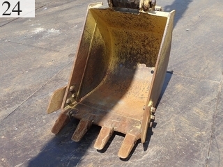 中古建設機械 中古 コマツ KOMATSU 油圧ショベル・バックホー ０．４－０．５立米 PC120-8