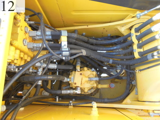 中古建設機械 中古 コマツ KOMATSU 油圧ショベル・バックホー ０．４－０．５立米 PC120-8
