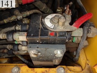 中古建設機械 中古 コマツ KOMATSU 油圧ショベル・バックホー ０．４－０．５立米 PC128US-2E1