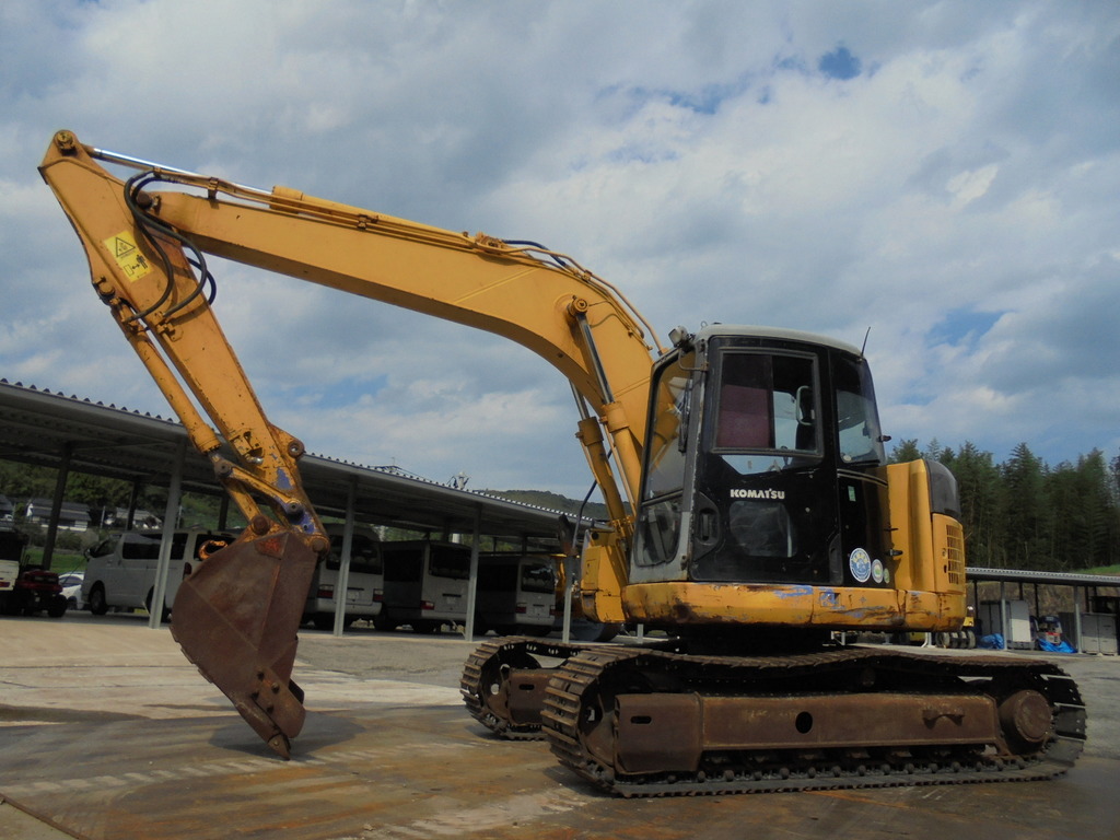中古建設機械 中古 コマツ KOMATSU 油圧ショベル・バックホー ０．４－０．５立米 PC138US-2