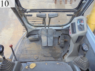 中古建設機械 中古 コマツ KOMATSU 油圧ショベル・バックホー ０．４－０．５立米 PC138US-2