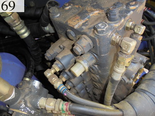 中古建設機械 中古 コマツ KOMATSU 油圧ショベル・バックホー ０．４－０．５立米 PC138US-2