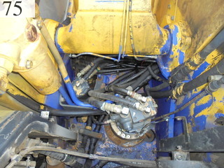 中古建設機械 中古 コマツ KOMATSU 油圧ショベル・バックホー ０．４－０．５立米 PC138US-2