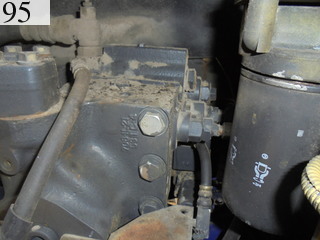 中古建設機械 中古 コマツ KOMATSU 油圧ショベル・バックホー ０．４－０．５立米 PC138US-2