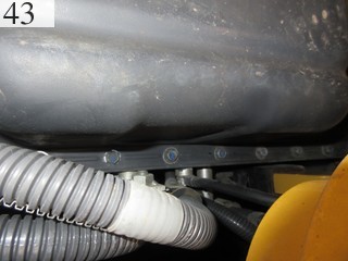 中古建設機械 中古 コマツ KOMATSU 油圧ショベル・バックホー ０．４－０．５立米 PC138US-8