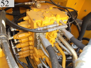 中古建設機械 中古 コマツ KOMATSU 油圧ショベル・バックホー ０．７－０．９立米 PC200-10