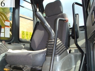 中古建設機械 中古 コマツ KOMATSU 油圧ショベル・バックホー ０．７－０．９立米 PC200-6E