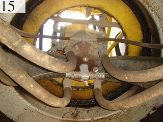 中古建設機械 中古 コマツ KOMATSU 油圧ショベル・バックホー ０．７－０．９立米 PC200-6E