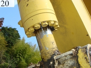 中古建設機械 中古 コマツ KOMATSU 油圧ショベル・バックホー ０．７－０．９立米 PC200-6E