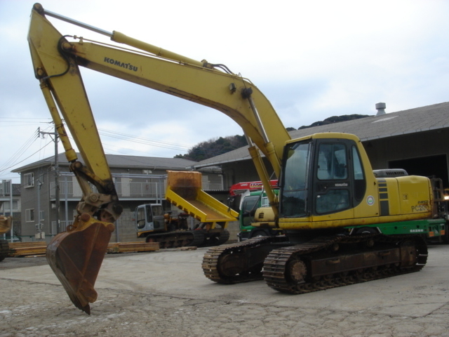 中古建設機械 中古 コマツ KOMATSU 油圧ショベル・バックホー ０．７－０．９立米 PC200-6E