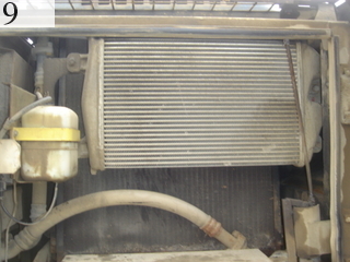中古建設機械 中古 コマツ KOMATSU 油圧ショベル・バックホー ０．７－０．９立米 PC200-6E