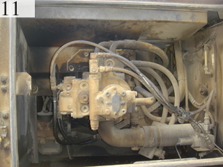 中古建設機械 中古 コマツ KOMATSU 油圧ショベル・バックホー ０．７－０．９立米 PC200-6E
