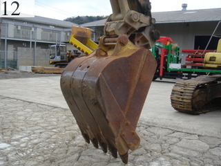 中古建設機械 中古 コマツ KOMATSU 油圧ショベル・バックホー ０．７－０．９立米 PC200-6E