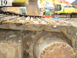 中古建設機械 中古 コマツ KOMATSU 油圧ショベル・バックホー ０．７－０．９立米 PC200-6E