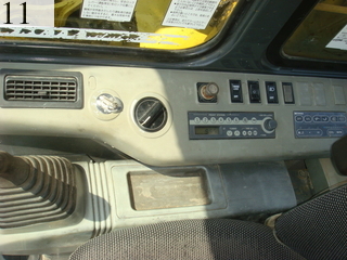 中古建設機械 中古 コマツ KOMATSU 油圧ショベル・バックホー ０．７－０．９立米 PC200-6E