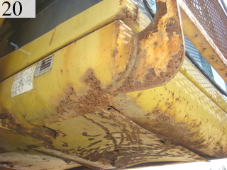 中古建設機械 中古 コマツ KOMATSU 油圧ショベル・バックホー ０．７－０．９立米 PC200-6E