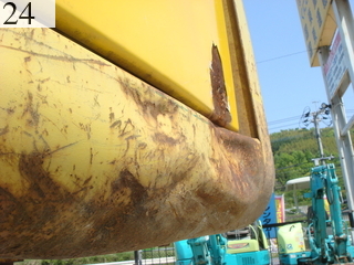 中古建設機械 中古 コマツ KOMATSU 油圧ショベル・バックホー ０．７－０．９立米 PC200-6E