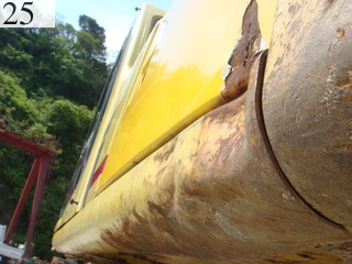 中古建設機械 中古 コマツ KOMATSU 油圧ショベル・バックホー ０．７－０．９立米 PC200-6E