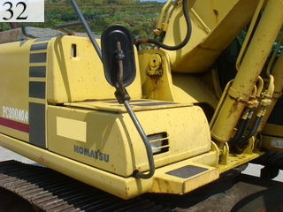 中古建設機械 中古 コマツ KOMATSU 油圧ショベル・バックホー ０．７－０．９立米 PC200-6E