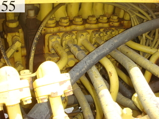 中古建設機械 中古 コマツ KOMATSU 油圧ショベル・バックホー ０．７－０．９立米 PC200-6E