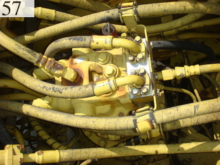 中古建設機械 中古 コマツ KOMATSU 油圧ショベル・バックホー ０．７－０．９立米 PC200-6E