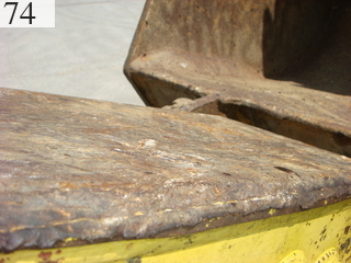 中古建設機械 中古 コマツ KOMATSU 油圧ショベル・バックホー ０．７－０．９立米 PC200-6E