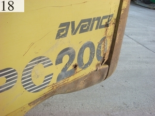 中古建設機械 中古 コマツ KOMATSU 油圧ショベル・バックホー ０．７－０．９立米 PC200-6M