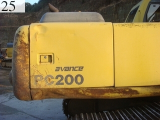 中古建設機械 中古 コマツ KOMATSU 油圧ショベル・バックホー ０．７－０．９立米 PC200-6M