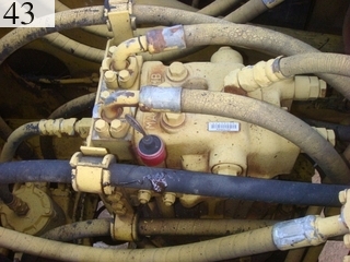 中古建設機械 中古 コマツ KOMATSU 油圧ショベル・バックホー ０．７－０．９立米 PC200-6M
