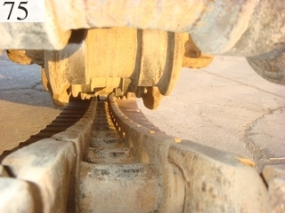 中古建設機械 中古 コマツ KOMATSU 油圧ショベル・バックホー ０．７－０．９立米 PC200-6M
