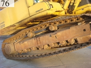 中古建設機械 中古 コマツ KOMATSU 油圧ショベル・バックホー ０．７－０．９立米 PC200-6M