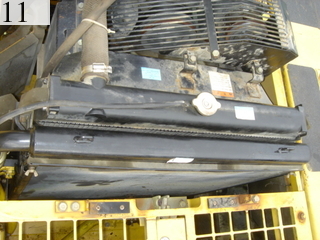 中古建設機械 中古 コマツ KOMATSU 油圧ショベル・バックホー ０．７－０．９立米 PC200-6ZE