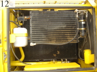 中古建設機械 中古 コマツ KOMATSU 油圧ショベル・バックホー ０．７－０．９立米 PC200-6ZE