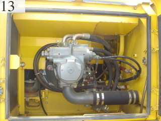 中古建設機械 中古 コマツ KOMATSU 油圧ショベル・バックホー ０．７－０．９立米 PC200-6ZE