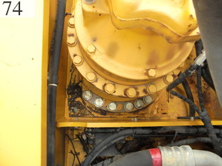 中古建設機械 中古 コマツ KOMATSU 油圧ショベル・バックホー ０．７－０．９立米 PC200-8N1