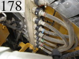 中古建設機械 中古 コマツ KOMATSU 油圧ショベル・バックホー ０．７－０．９立米 PC200-8N1