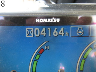 中古建設機械 中古 コマツ KOMATSU 油圧ショベル・バックホー ０．７－０．９立米 PC200-8N1