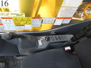 中古建設機械 中古 コマツ KOMATSU 油圧ショベル・バックホー ０．７－０．９立米 PC200-8N1