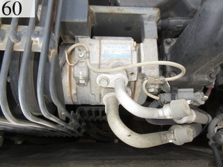 中古建設機械 中古 コマツ KOMATSU 油圧ショベル・バックホー ０．７－０．９立米 PC200-8N1