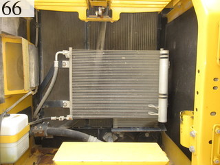 中古建設機械 中古 コマツ KOMATSU 油圧ショベル・バックホー ０．７－０．９立米 PC200-8N1