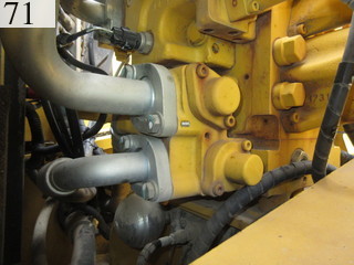 中古建設機械 中古 コマツ KOMATSU 油圧ショベル・バックホー ０．７－０．９立米 PC200-8N1