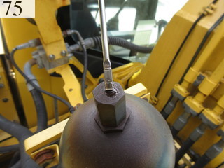 中古建設機械 中古 コマツ KOMATSU 油圧ショベル・バックホー ０．７－０．９立米 PC200-8N1