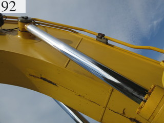中古建設機械 中古 コマツ KOMATSU 油圧ショベル・バックホー ０．７－０．９立米 PC200-8N1