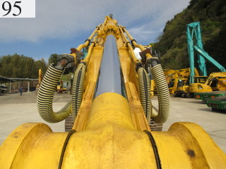 中古建設機械 中古 コマツ KOMATSU 油圧ショベル・バックホー ０．７－０．９立米 PC200-8N1