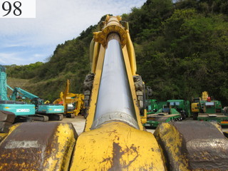 中古建設機械 中古 コマツ KOMATSU 油圧ショベル・バックホー ０．７－０．９立米 PC200-8N1
