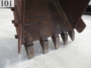 中古建設機械 中古 コマツ KOMATSU 油圧ショベル・バックホー ０．７－０．９立米 PC200-8N1