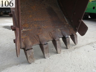 中古建設機械 中古 コマツ KOMATSU 油圧ショベル・バックホー ０．７－０．９立米 PC200-8N1